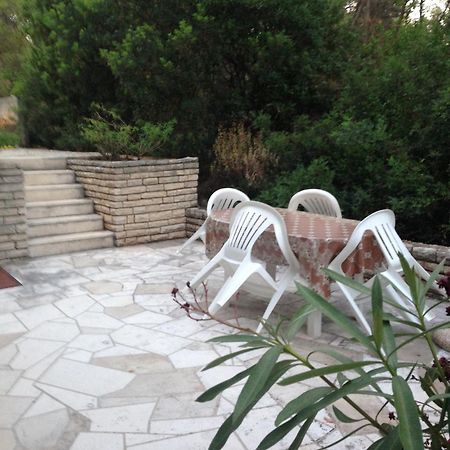 Guest House Alek Vrboska Ruang foto