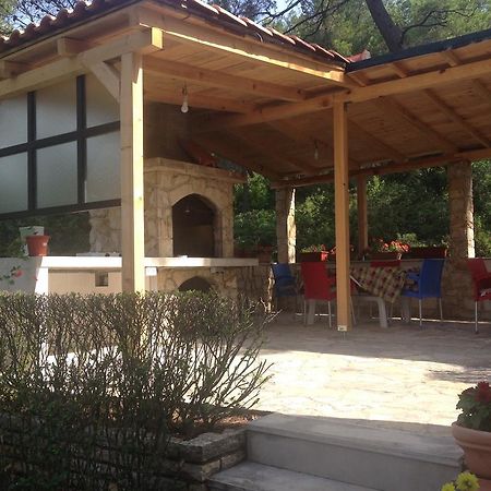Guest House Alek Vrboska Bagian luar foto