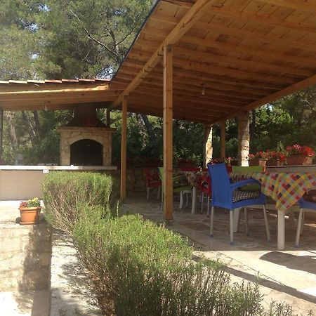 Guest House Alek Vrboska Bagian luar foto