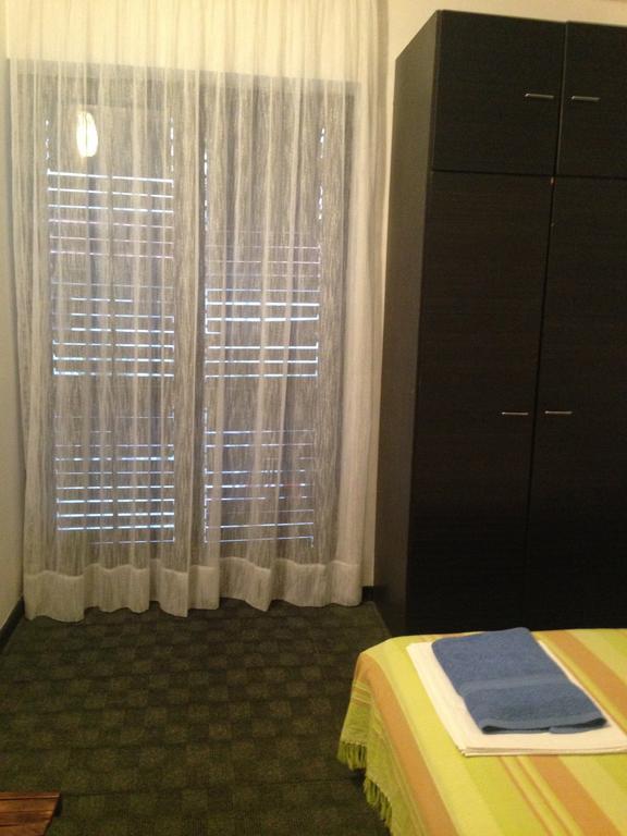 Guest House Alek Vrboska Ruang foto
