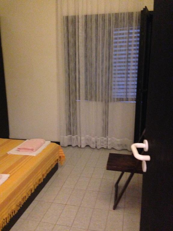 Guest House Alek Vrboska Ruang foto