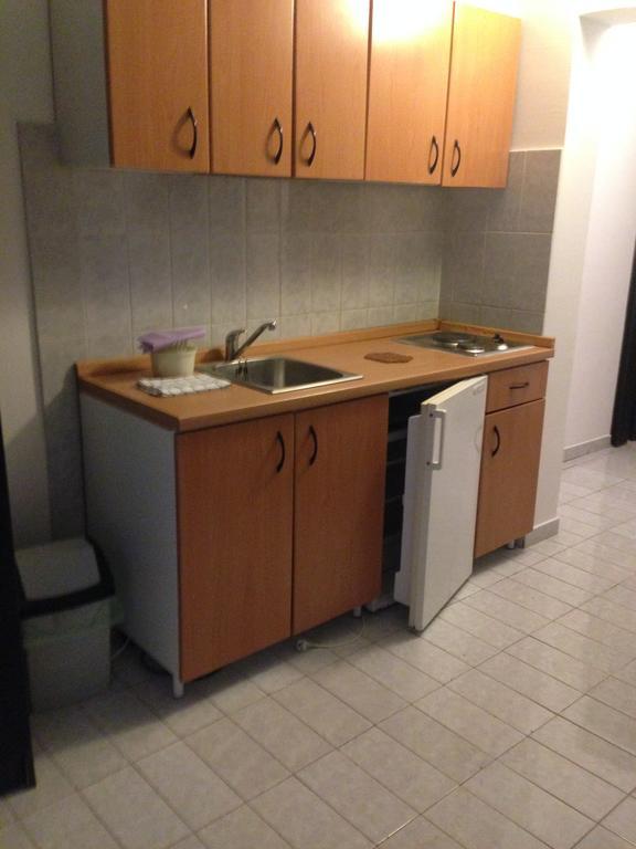 Guest House Alek Vrboska Ruang foto