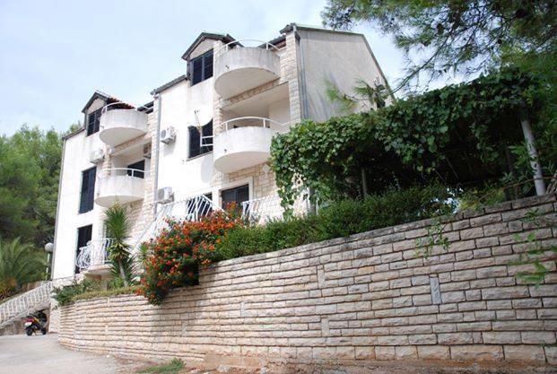 Guest House Alek Vrboska Ruang foto