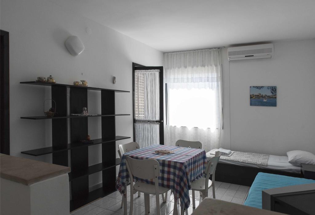 Guest House Alek Vrboska Bagian luar foto